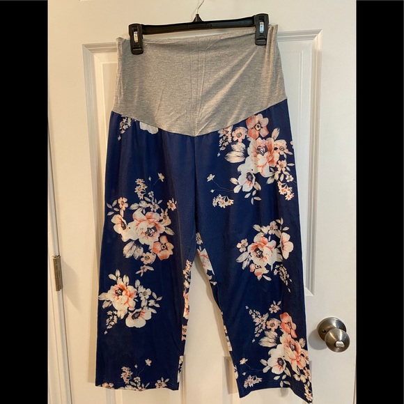 Flowered stretchy maternity pants - Picture 1 of 3